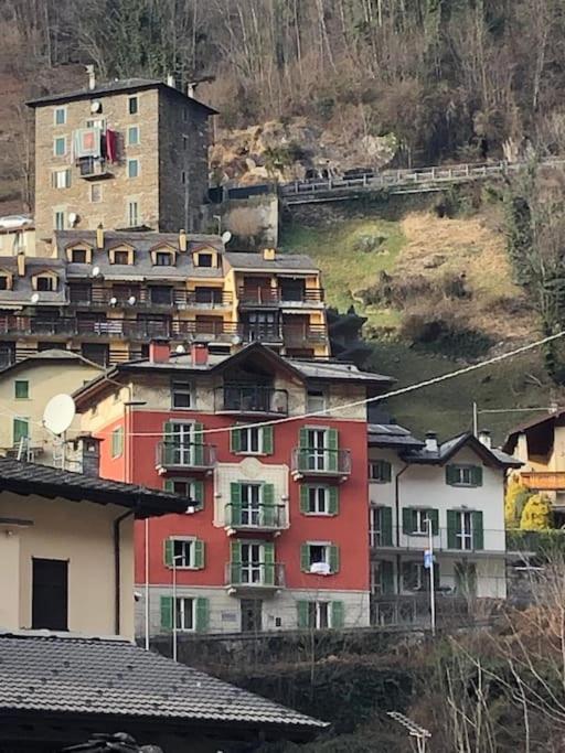 Il Sole Di Ester Branzi Exterior foto